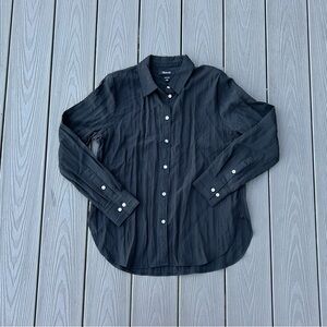 NWOT Madewell crinkle fabric black button down shirt